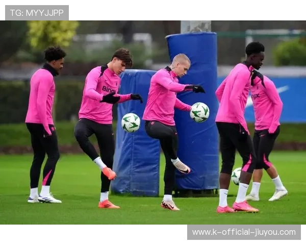 切尔西边路二过一配合，穆德里克推射破网